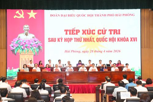 Thủ tướng Chính phủ Lê Minh Hưng cùng Đoàn ĐBQH thành phố TXCT thành phố Hải Phòng sau Kỳ họp thứ Nhất, Quốc hội khóa XVI. Ảnh: Đàm Thanh