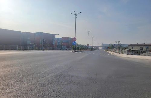 Tuyến đường Đại lộ Đông Tây, đoạn tiếp giáp với Quốc lộ 1A (địa bàn giáp ranh giữa TP. Dĩ An cũ và TP. Thủ Đức cũ). Ảnh: Quang Phương