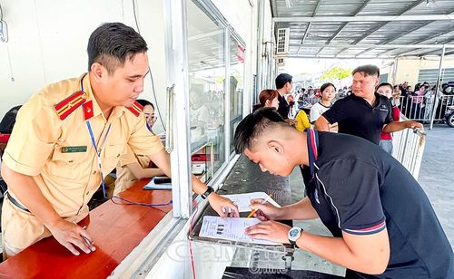 Các khâu tổ chức sát hạch GPLX cho công dân trong kỳ nghỉ lễ diễn ra công khai, minh bạch