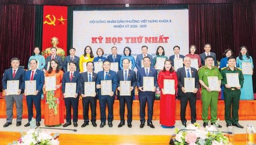 Đại biểu HĐND phường Việt Hưng khóa II nhiệm kỳ 2026-2031 tham dự kỳ họp thứ nhất.