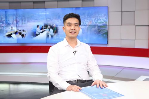 Ông Dương Văn Ninh, Phó Trưởng Phòng phụ trách Phòng Tái cấu trúc và Kiểm soát thủ tục hành chính (Trung tâm Phục vụ hành chính công thành phố Hà Nội). Ảnh: Thanh Hải