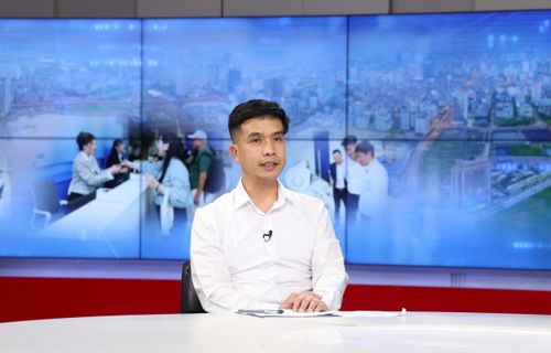 Ông Dương Văn Ninh, Phó Trưởng phòng phụ trách Phòng Tái cấu trúc và Kiểm soát thủ tục hành chính (Trung tâm Phục vụ hành chính công thành phố Hà Nội). Ảnh: Thanh Hải