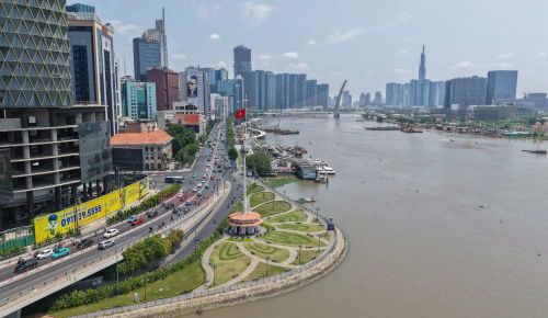 Bến Bạch Đằng sau quá trình cải tạo đã trở thành không gian mở quan trọng, kết nối khu trung tâm với sông Sài Gòn, tạo điểm nhấn cảnh quan mới và nâng cao chất lượng không gian sinh hoạt đô thị. Đây cũng là nơi thường xuyên diễn ra các hoạt động văn hóa, du lịch, góp phần làm sống động thêm hình ảnh thành phố.
