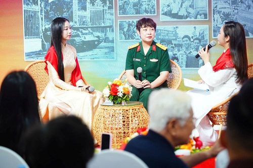 Đạo diễn, NSƯT Đặng Thái Huyền giao lưu với khán giả