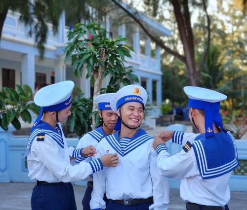 Nụ cười người lính Trường Sa