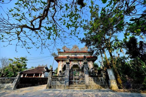 Một ngôi miếu cổ ở làng Phước Tích. Ảnh: Thanh Hòa/Báo ảnh Việt Nam