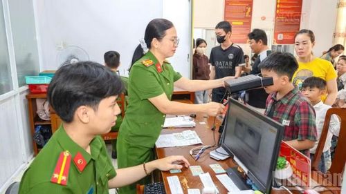 Lực lượng công an tiếp dân vẫn làm việc với cường độ cao trong những ngày nghỉ lễ.