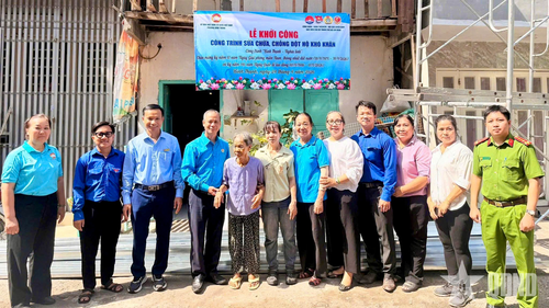Khởi công sửa chữa, chống dột nhà ở cho hộ dân khó khăn tại phường Bình Thạnh. 