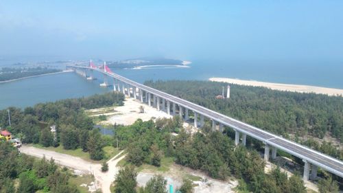 Cầu vượt cửa biển Thuận An dài khoảng 2,36km