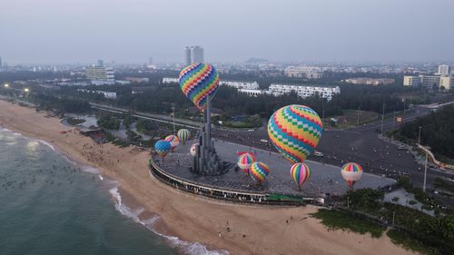  Dàn khinh khí cầu đủ sắc màu tại quảng trường Tháp Nghinh Phong 