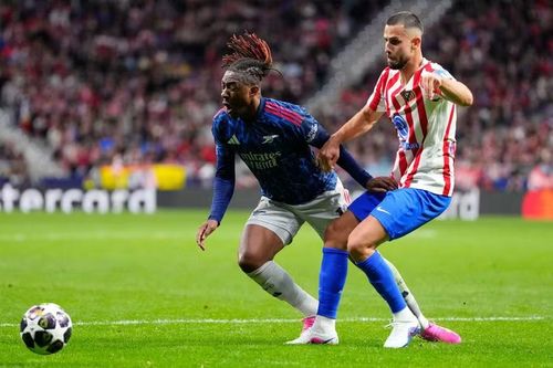 Thế trận sau đó vẫn diễn ra cởi mở, đôi bên liên tục ăn miếng trả miếng. Arsenal còn bị từ chối một quả phạt đền sau khi David Hancko dường như đã phạm lỗi với Eberechi Eze ở phút 81.