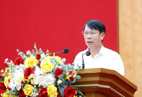 Ông Nguyễn Khắc Hiếu - Phó Chủ tịch UBND tỉnh Phú Thọ phát biểu tại hội nghị (ảnh Huyền Trang).