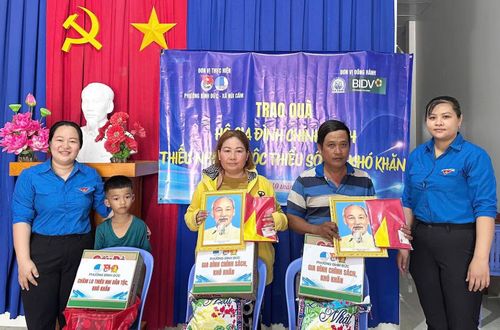 Nhiều hoạt động ý nghĩa "uống nước nhớ nguồn" của tuổi trẻ phường Bình Đức được tổ chức. Ảnh: ĐPBĐ