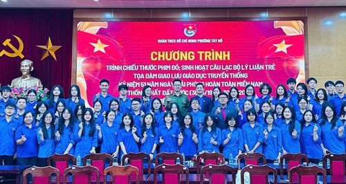 Đoàn viên thanh niên Tây Hồ tại chương trình. Ảnh: ĐPTH