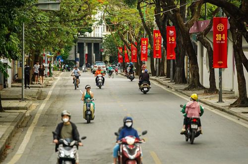 Các tuyến đường, cửa ngõ Hà Nội thông thoáng, tạm xa cảnh ùn tắc thường nhật.
