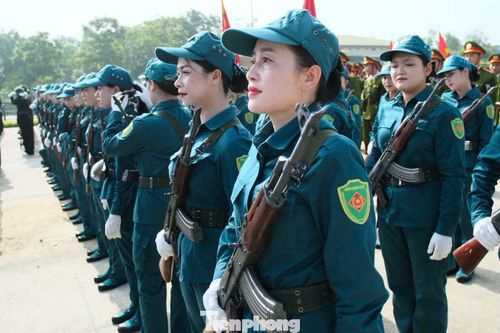 Chị Hạnh phải trải qua quá trình luyện tập khắt khe trước ngày diễu binh, diễu hành.