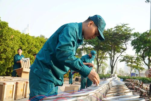 5 điểm tầm thấp gồm: Khu di tích lịch sử Địa đạo Củ Chi (xã An Nhơn Tây), Công viên Văn hóa Đầm Sen (phường Bình Thới), tòa tháp SAIGON MARINA IFC (phường Sài Gòn), khu biệt thự Kim Long (cầu Rạch Đỉa, xã Nhà Bè) và khu đô thị du lịch lấn biển Cần Giờ (Vinhomes Green Paradise, xã Cần Giờ).