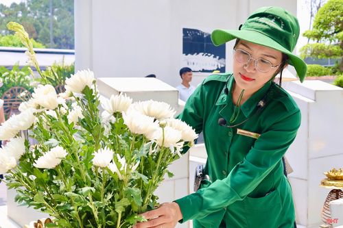 Gần 2 thập kỷ trôi qua, tôi vẫn gắn bó với nơi này như một phần không thể tách rời trong cuộc sống. Công việc không chỉ cho tôi cơ hội được làm nghề mà còn giúp tôi hiểu sâu hơn về lịch sử và con người. Những trải nghiệm ấy trở thành hành trang quý giá trong cuộc sống của tôi.