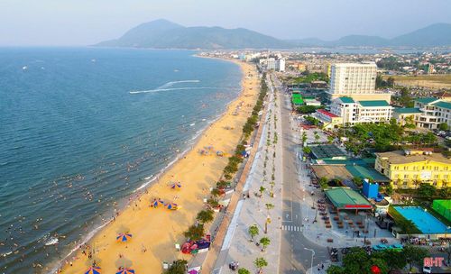 Khu du lịch Thiên Cầm (xã Thiên Cầm, Hà Tĩnh).