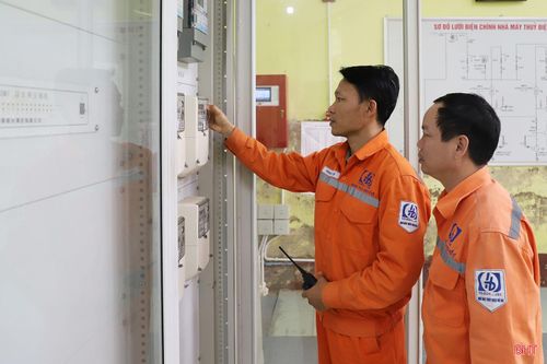 Mực nước hồ chứa của Nhà máy Thủy điện Hố Hô xuống thấp đặt ra áp lực cho đội ngũ kỹ sư trong quá trình vận hành các tổ máy.