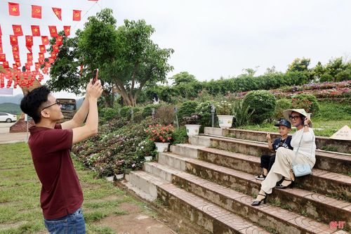 Không gian xanh mát, trong lành của các khu du lịch sinh thái hấp dẫn du khách.