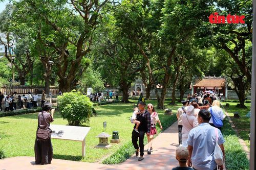 Chính sách mở cửa miễn phí của nhiều bảo tàng, di tích nhận được sự hưởng ứng tích cực từ phía người dân.