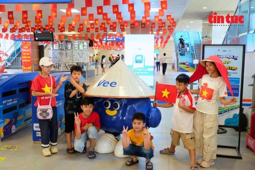 Người dân hài lòng với hệ thống giao thông công cộng văn minh - hiện đại.