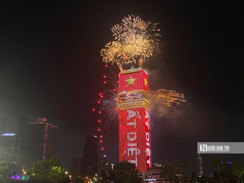 Tại điểm bắn tầm thấp tòa tháp Saigon Maria IFC.