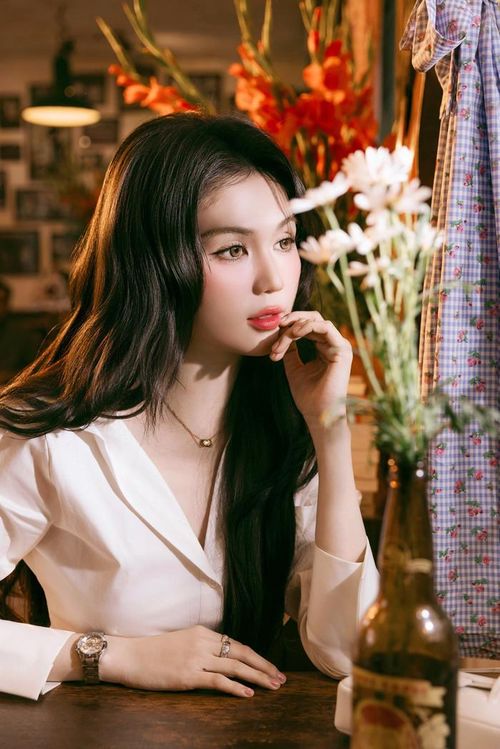 Ngọc Trinh ở hiện tại dành nhiều thời gian cho công việc, chăm sóc bản thân.