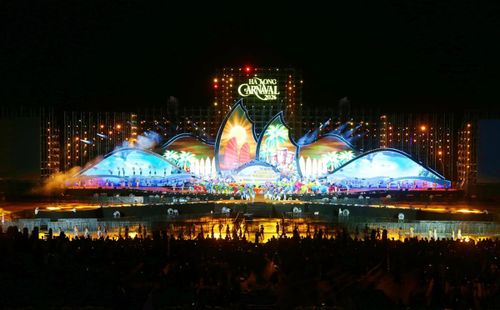Chương trình được tổ chức bên bờ di sản Vịnh Hạ Long