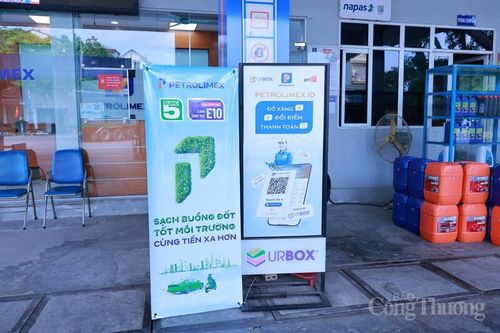 Tại cửa hàng 108 (Phúc Thịnh), việc triển khai xăng E10 từ tháng 4 thể hiện nỗ lực đẩy nhanh lộ trình theo chỉ đạo của Chính phủ. Ảnh: Quỳnh Trang