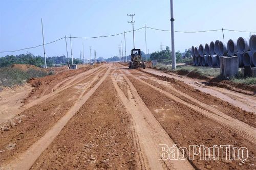 Khu công nghiệp Sông Lô II (xã Sông Lô) đang đẩy nhanh tiến độ xây dựng kết cấu hạ tầng để đón các nhà đầu tư vào cuối năm 2026.