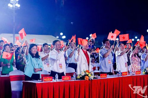 Các đại biểu dự chương trình.