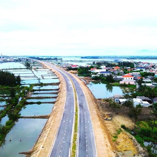 Các hạng mục còn lại như vỉa hè, hệ thống thoát nước cuối tuyến sẽ tiếp tục được hoàn thiện