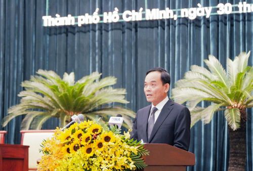 Bí thư Thành ủy Thành phố Hồ Chí Minh Trần Lưu Quang nhấn mạnh không gian phát triển càng lớn thì càng đòi hỏi tư duy quản trị mới. Ảnh: Hoa Lê
