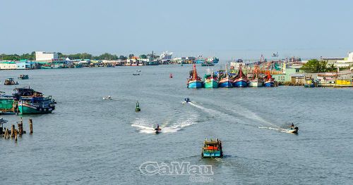 Cửa biển Sông Ðốc.
