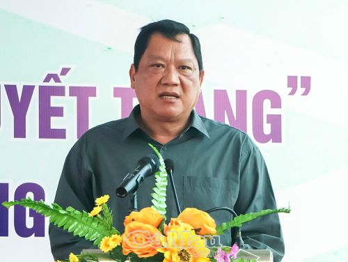 Phó Chủ tịch Thường trực UBND tỉnh Cà Mau Lâm Văn Bi khẳng định, tỉnh sẽ chủ động làm việc với tỉnh An Giang nhằm giải quyết nguồn vật liệu phục vụ dự án.