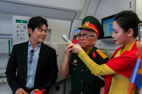 Cựu chiến binh Vũ Đăng Toàn chia sẻ: "51 năm đã qua đi, nhớ lại những ngày tháng đó, cuộc hành trình từ Bắc vào Nam không hề dễ dàng. Thương nhất là những đồng đội đã hy sinh trước giờ giải phóng chỉ ít phút thôi... Những hi sinh đó đã đổi lại là hòa bình thống nhất. Ngày nay, từ Bắc vào Nam không có khói lửa mà chỉ có bầu trời yên tĩnh. Tôi đứng trên không trung nhìn xuống dải đất yêu thương mới cảm nhận sâu sắc ý nghĩa của giá trị hòa bình đã đổi bằng xương máu".