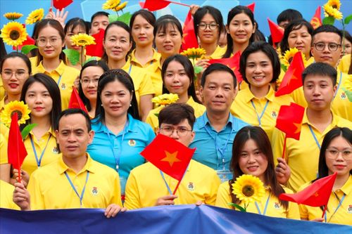 Ngày Quốc tế Lao động 1- 5 là dịp tôn vinh giá trị lao động và sức mạnh của giai cấp công nhân trong tiến trình phát triển của nhân loại. Ảnh: PV