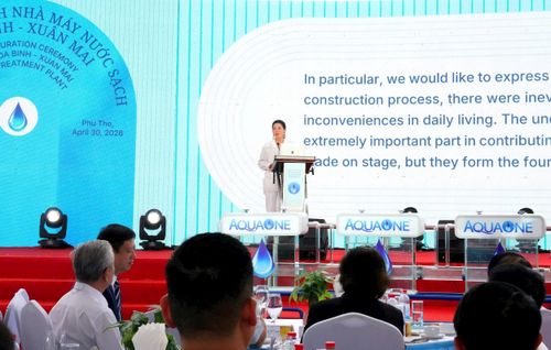 Bà Đỗ Thị Kim Liên, Chủ tịch Hội đồng quản trị Tập đoàn Aqua One phát biểu tại buổi lễ. Ảnh: Hồng Thái
