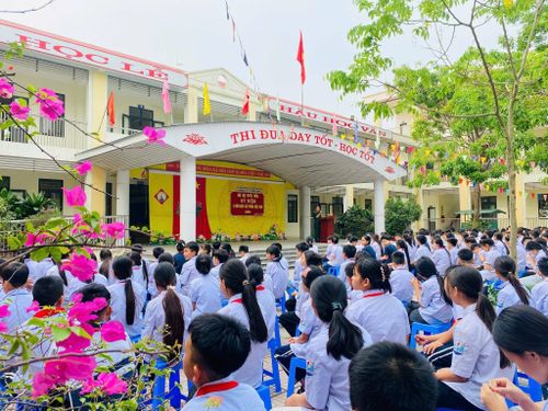Xã Dân Hòa đa dạng các hoạt động giáo dục truyền thống cho học sinh. Ảnh: DH.