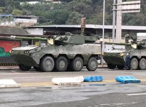 Cần lưu ý thêm, xe bọc thép chở quân bánh lốp Type 19 với cấu hình 8x8 lần đầu tiên được giới thiệu là vào năm 2023, vai trò nhằm thay thế các phương tiện thiết giáp loại cũ đã tỏ ra lạc hậu.
