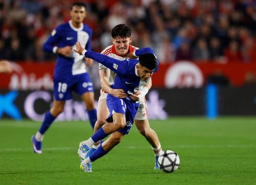 Sevilla đang chạy đua trụ hạng mùa này. 