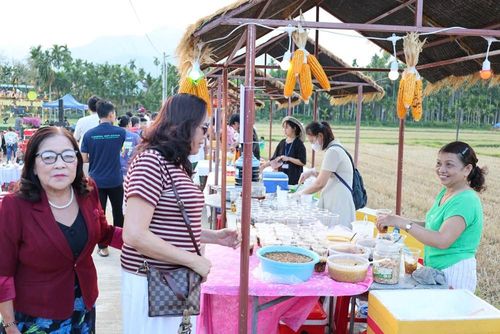 Các loại bánh quê, chè ngọt tạo nên “góc ký ức” ẩm thực