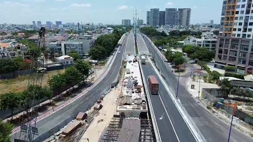Nhánh cầu vượt N3 (bên phải) nối từ đường Mai Chí Thọ rẽ trái về đường Đồng Văn Cống