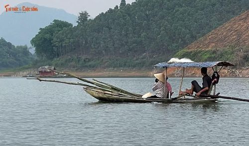 Đây là khu vực mưu sinh của hàng nghìn hộ dân.