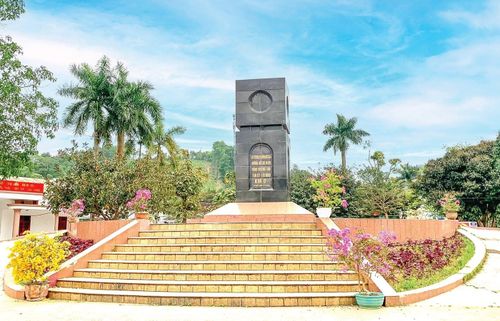Cột mốc số 0 tại Tân Kỳ - nơi xuất phát điểm của đường Hồ Chí Minh huyền thoại.