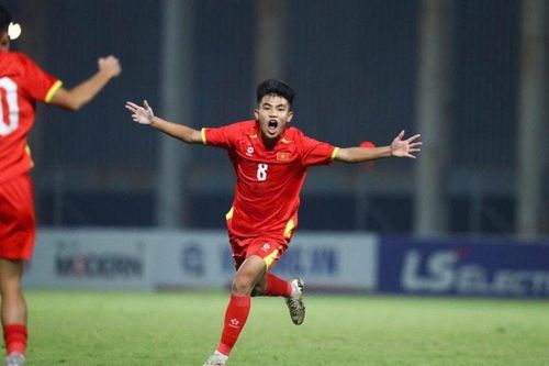 Minh Thủy - cầu thủ thuộc biên chế SLNA đang là mắt xích quan trọng ở U17 Việt Nam. Ảnh tư liệu