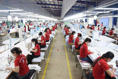 Công nhân Hà Tĩnh ngày càng năng động, sáng tạo, đóng góp quan trọng vào sự phát triển của kinh tế - xã hội tỉnh nhà