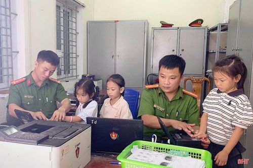 Phường Sông Trí hiện là một trong các địa phương có tỷ lệ thu nhận hồ sơ đạt cao. Thiếu tá Hoàng Mạnh Tùng - Trưởng Công an phường Sông Trí cho biết: "Đơn vị đã tiến hành thu nhận 5.596 hồ sơ định danh điện tử trên tổng số 6.483 công dân từ 6 đến dưới 14 tuổi trên địa bàn (đạt tỷ lệ 86,32%). Chúng tôi cũng đã tích cực tuyên truyền, thông báo rộng rãi tới toàn thể Nhân dân tranh thủ những ngày nghỉ lễ đưa con em đến làm thủ tục nhằm hoàn thành mục tiêu trong thời gian cao điểm".